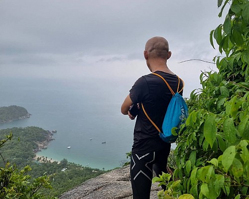 Trekking from Haad Rin to Haad Yuan Beach