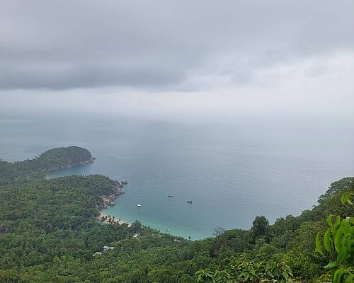 Trekking from Haad Rin to Haad Yuan Beach