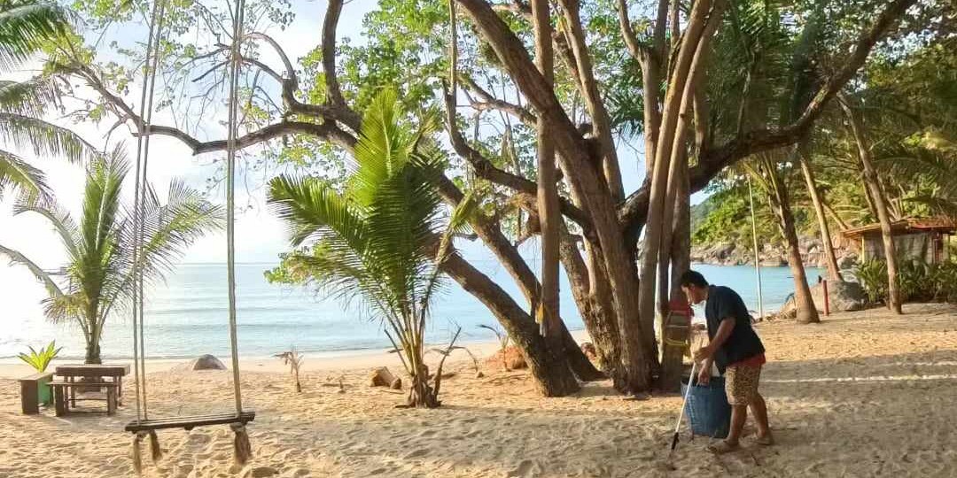 Beachfront yoga Koh Phangan