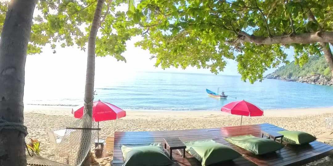 Beachfront yoga Koh Phangan