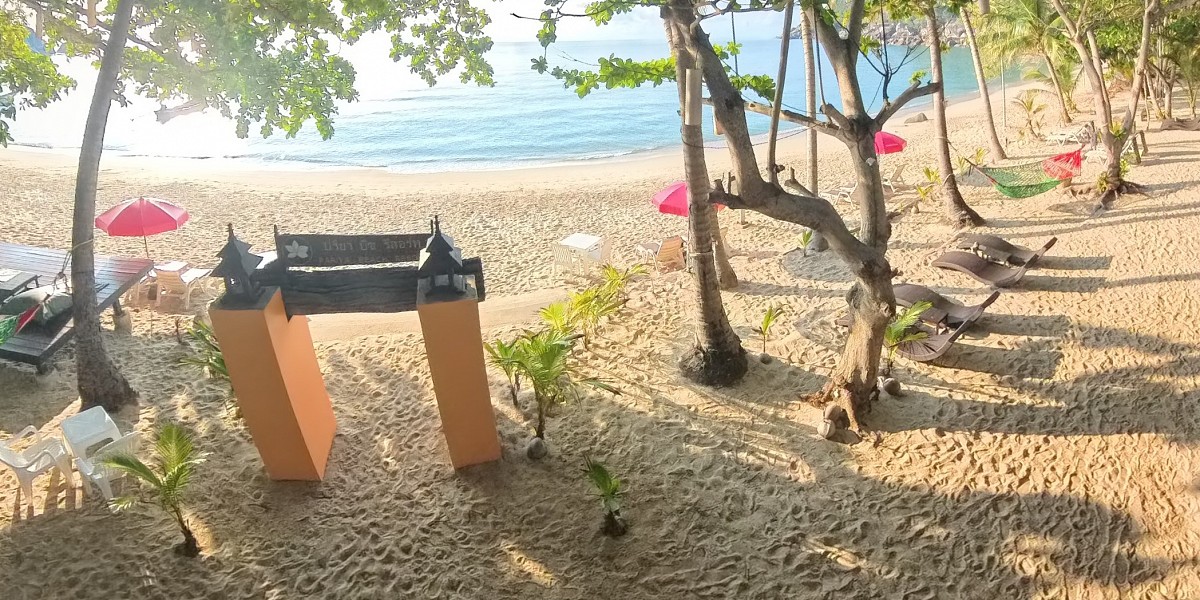 Beachfront yoga Koh Phangan