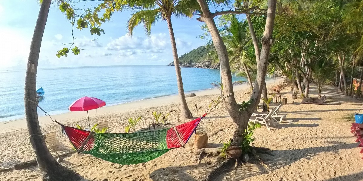 Beachfront yoga Koh Phangan