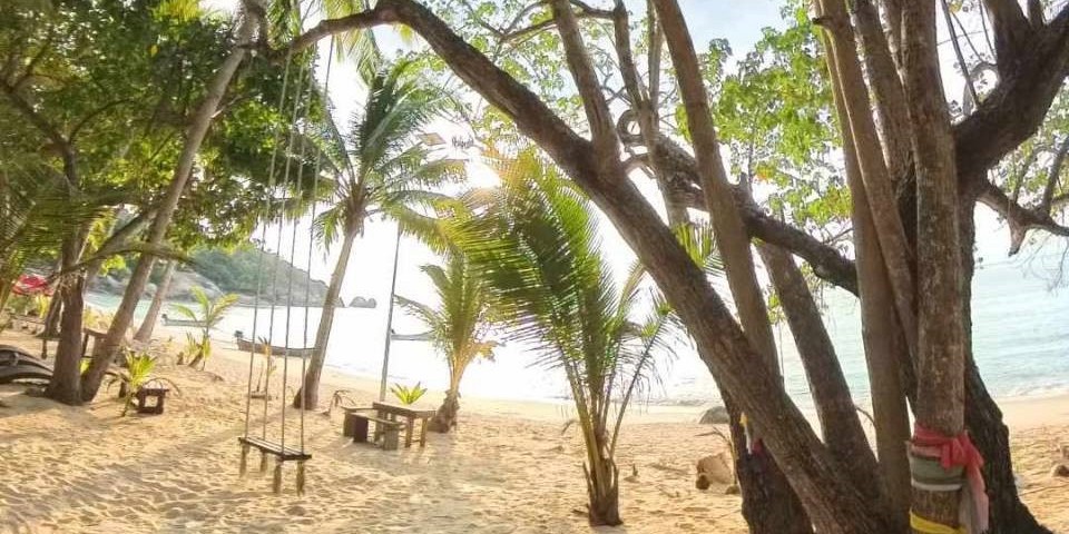 Beachfront yoga Koh Phangan