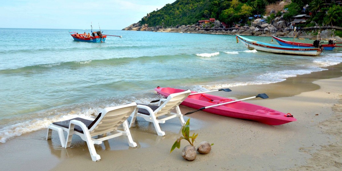 Kayak at Haad Yuan Beach