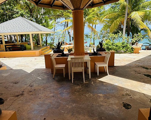 Basic Beach Front Family Room for 5 Persons